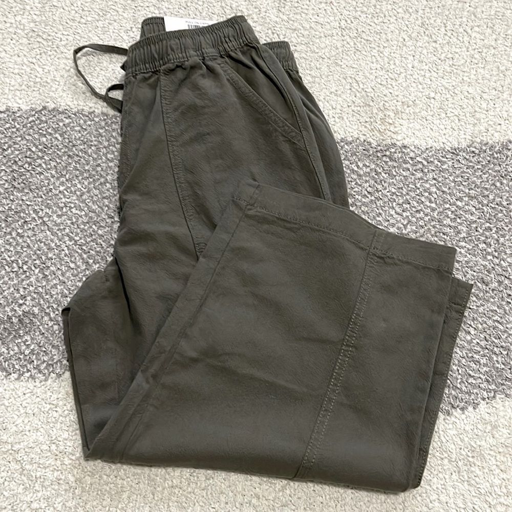 NWT- Style & Co. - XS. Wide Leg Straight Capri